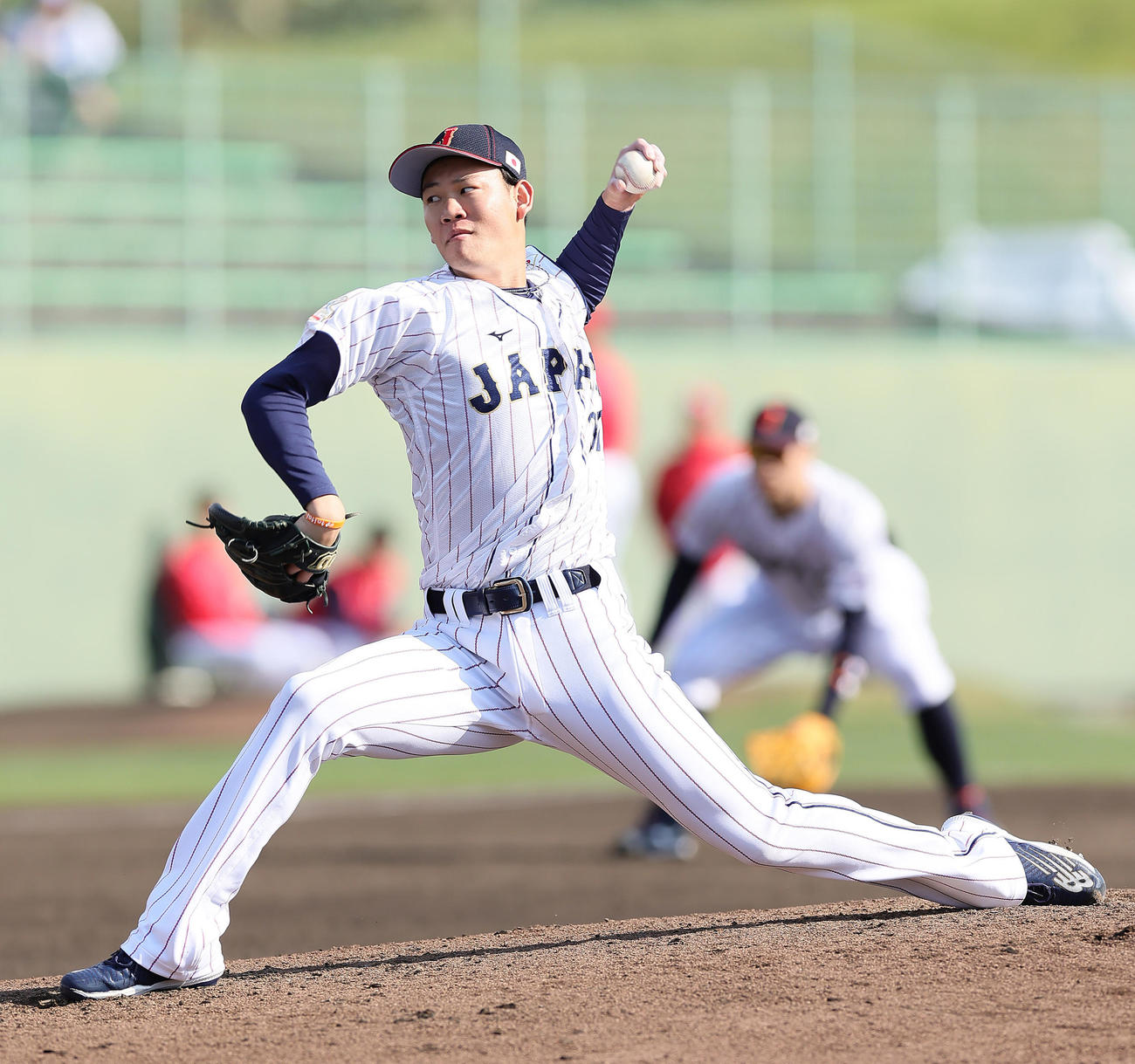 侍ジャパン対広島　侍ジャパン2番手の及川（撮影・足立雅史）