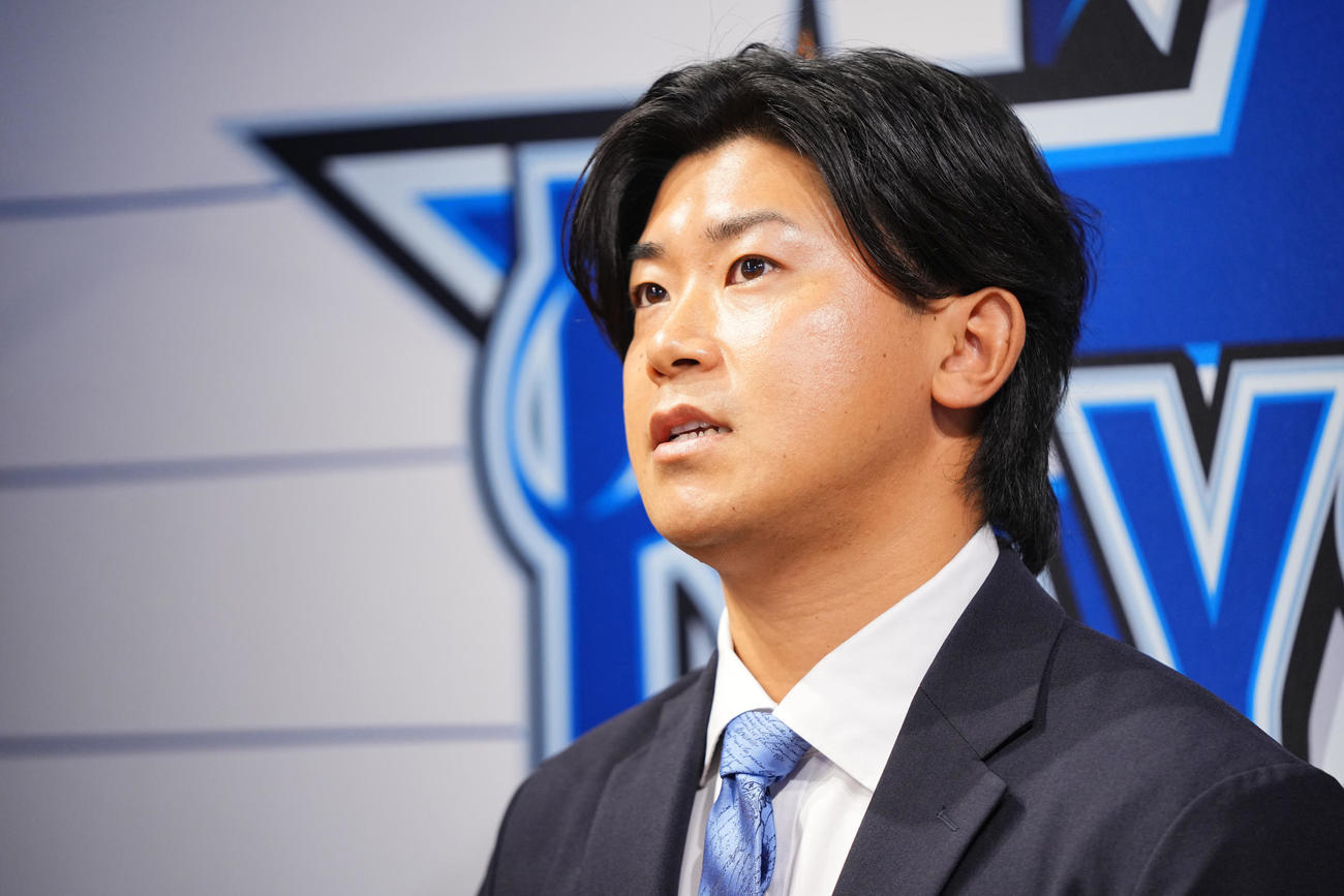 メジャー挑戦を表明し会見に臨むDeNA今永（撮影・垰建太）