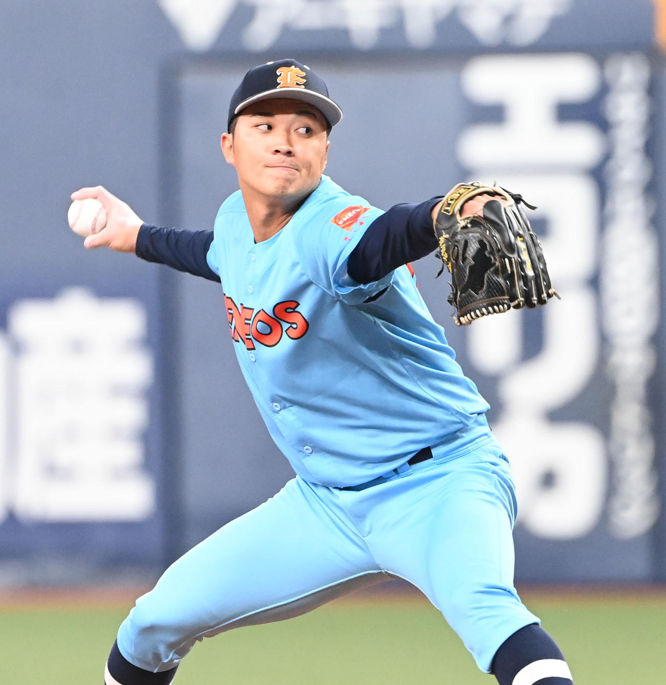 ENEOS対三菱自動車岡崎　先発するENEOS糸川（撮影・和賀正仁）