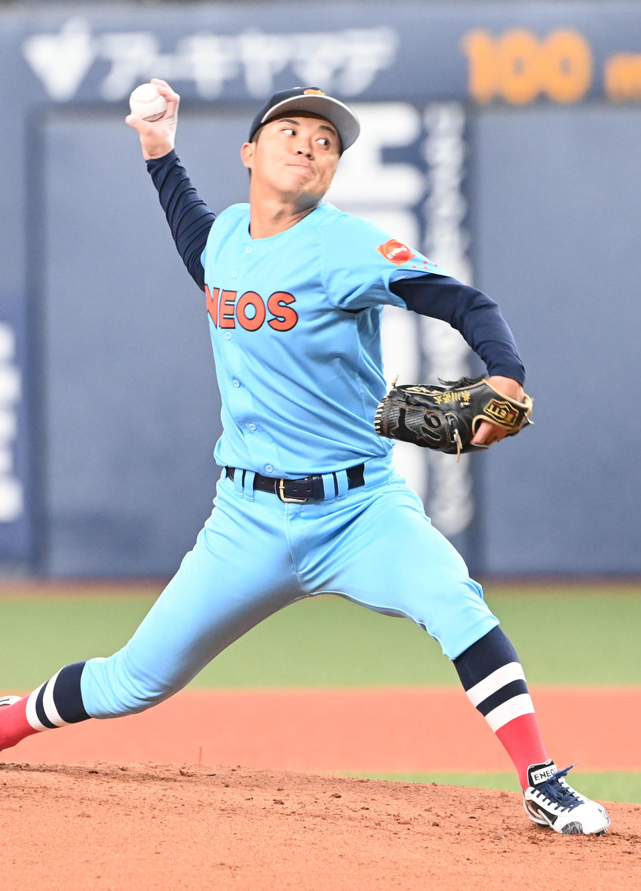ENEOS対三菱自動車岡崎　先発するENEOS糸川（撮影・和賀正仁）