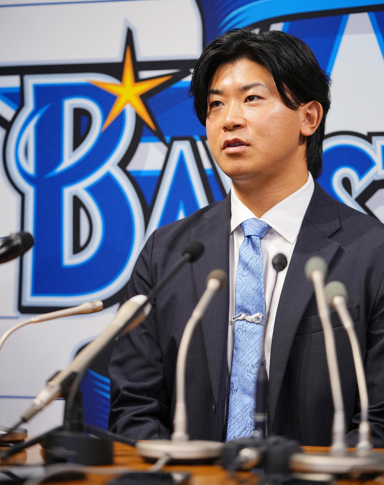 メジャー挑戦を表明し会見に臨むDeNA今永（撮影・垰建太）