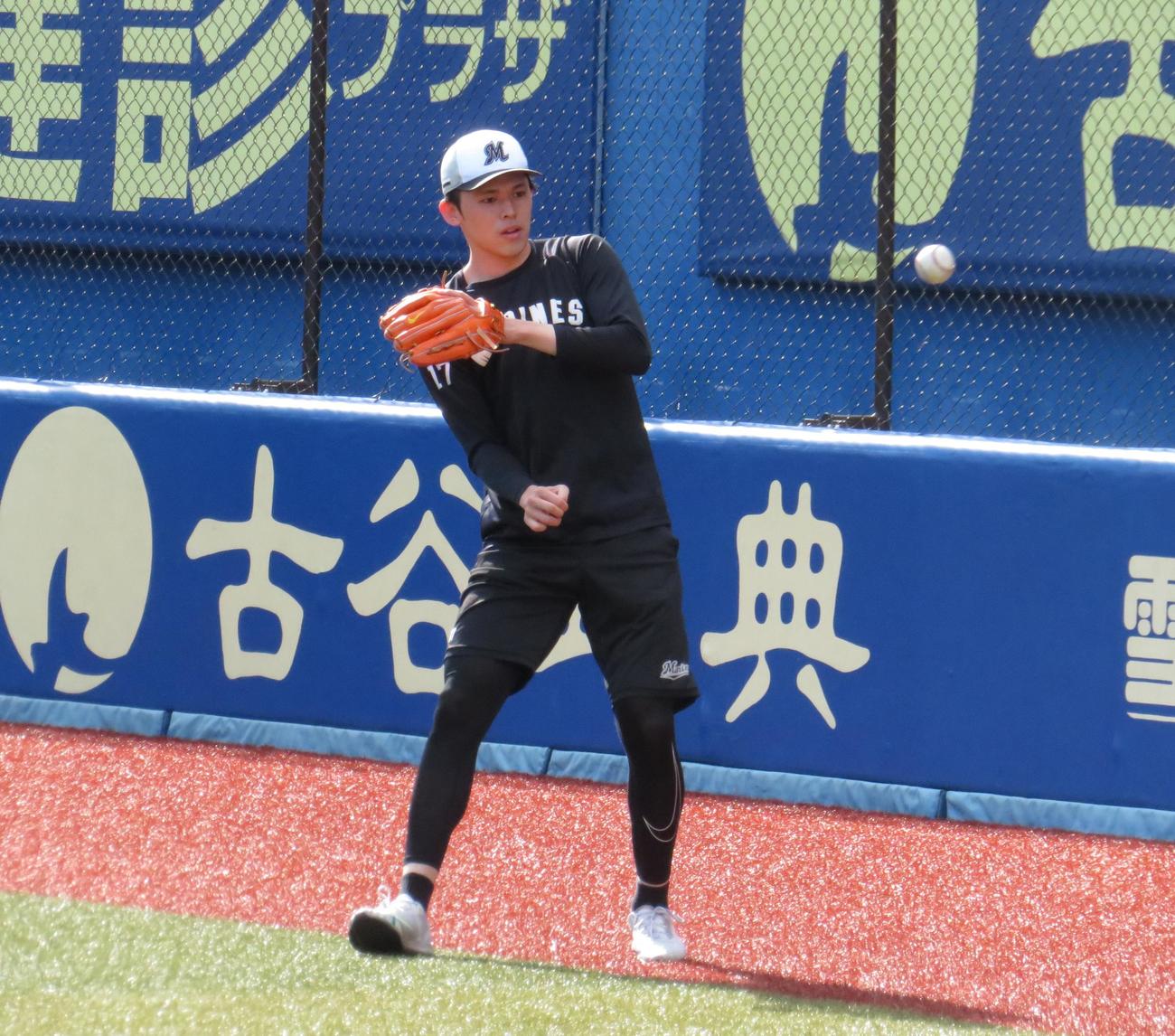 秋季練習に参加したロッテ佐々木朗（撮影・星夏穂）