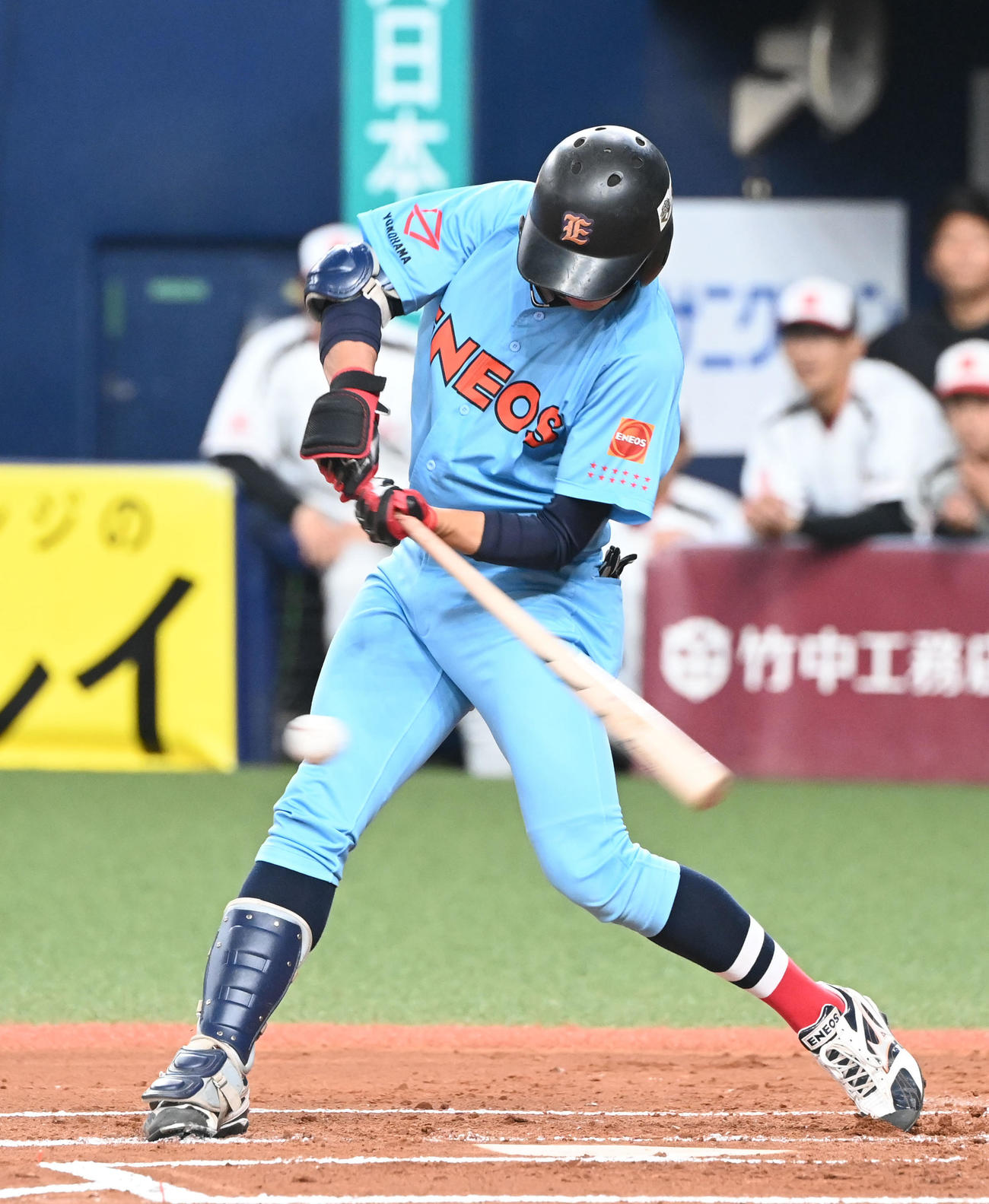 ENEOS対三菱自動車岡崎　2回表ENEOS無死、遊撃へ内野安打を放つ度会（撮影・和賀正仁）