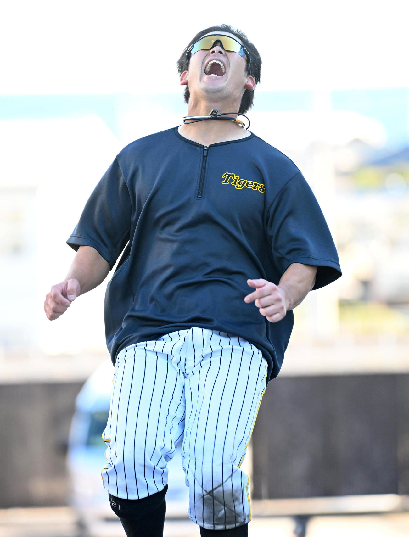 坂道ダッシュで絶叫する野口（撮影・前岡正明）