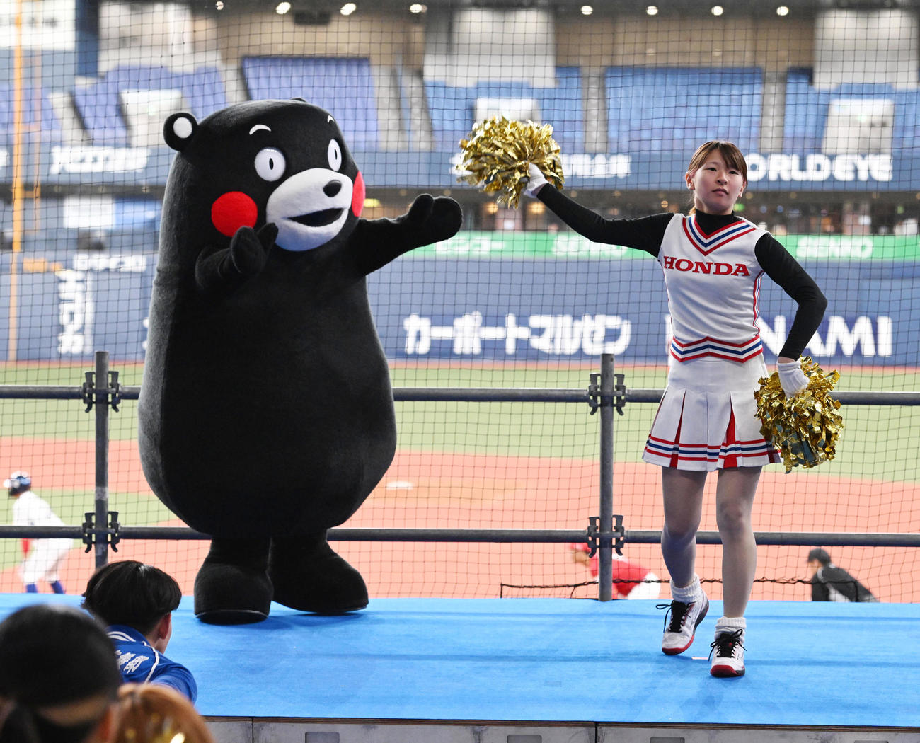 Honda熊本対トヨタ自動車　Honda熊本の応援に駆けつけたくまモン（撮影・和賀正仁）