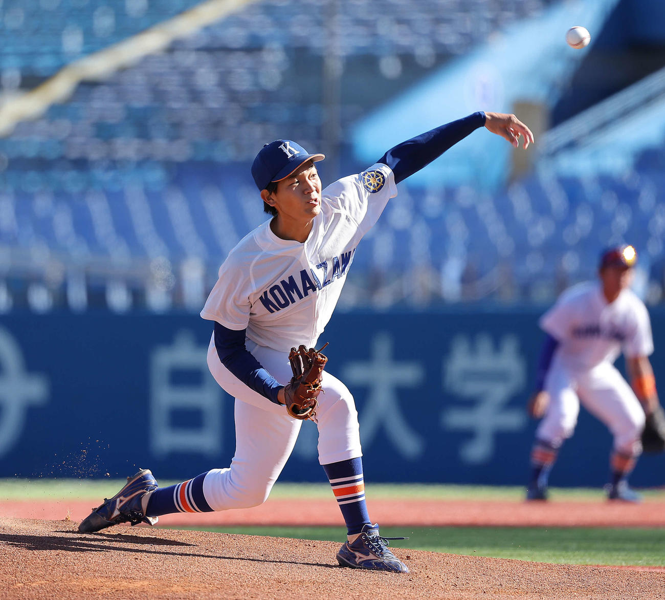 東洋大対駒大　先発登板する駒大・高井（撮影・河田真司）