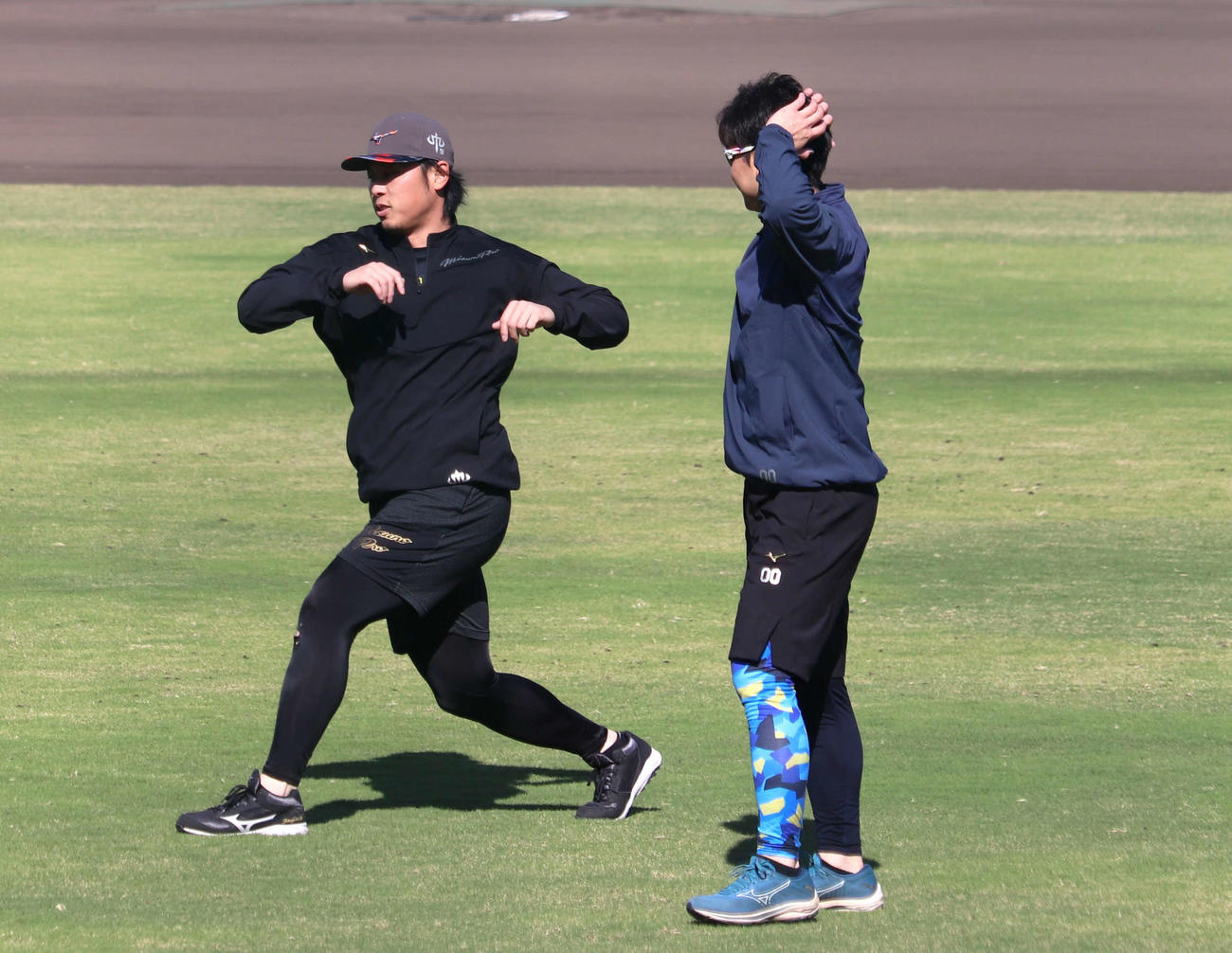 北條含む3人でアップやランニング、室内の打撃練習で調整した高山と山本（撮影・中島麗）