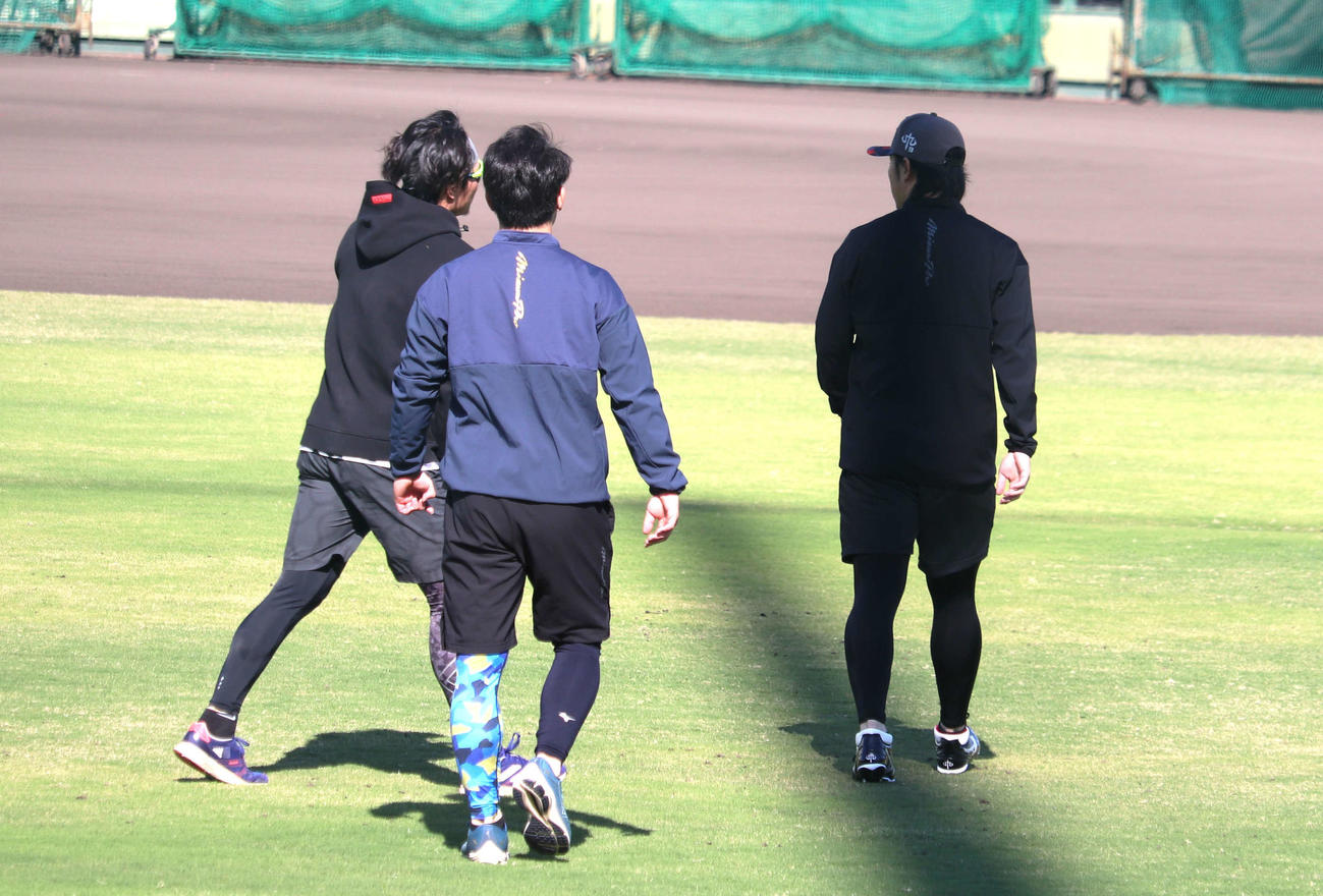 鳴尾浜でアップやランニング、室内の打撃練習で調整した、北條と山本と高山