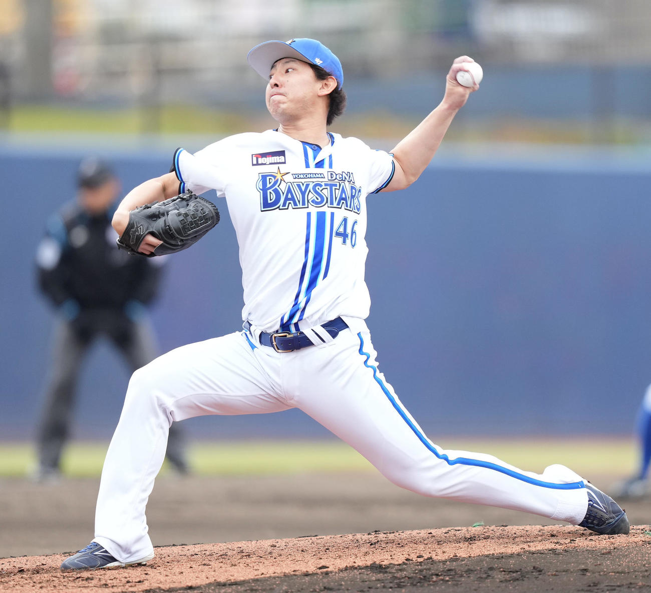 力投するDeNA田中健（撮影・鈴木みどり）