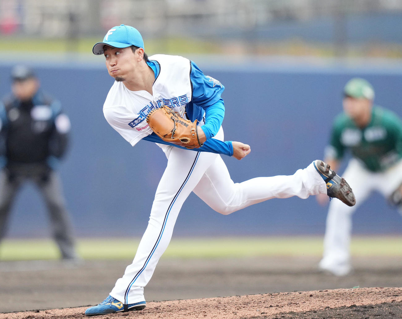 力投する日本ハム井口（撮影・鈴木みどり）