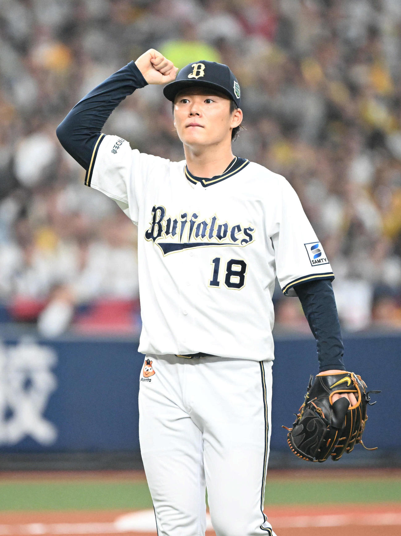 オリックス対阪神　7回表阪神2死一、二塁、森下を二飛に打ち取りガッツポーズする山本由伸（2023年11月4日撮影）