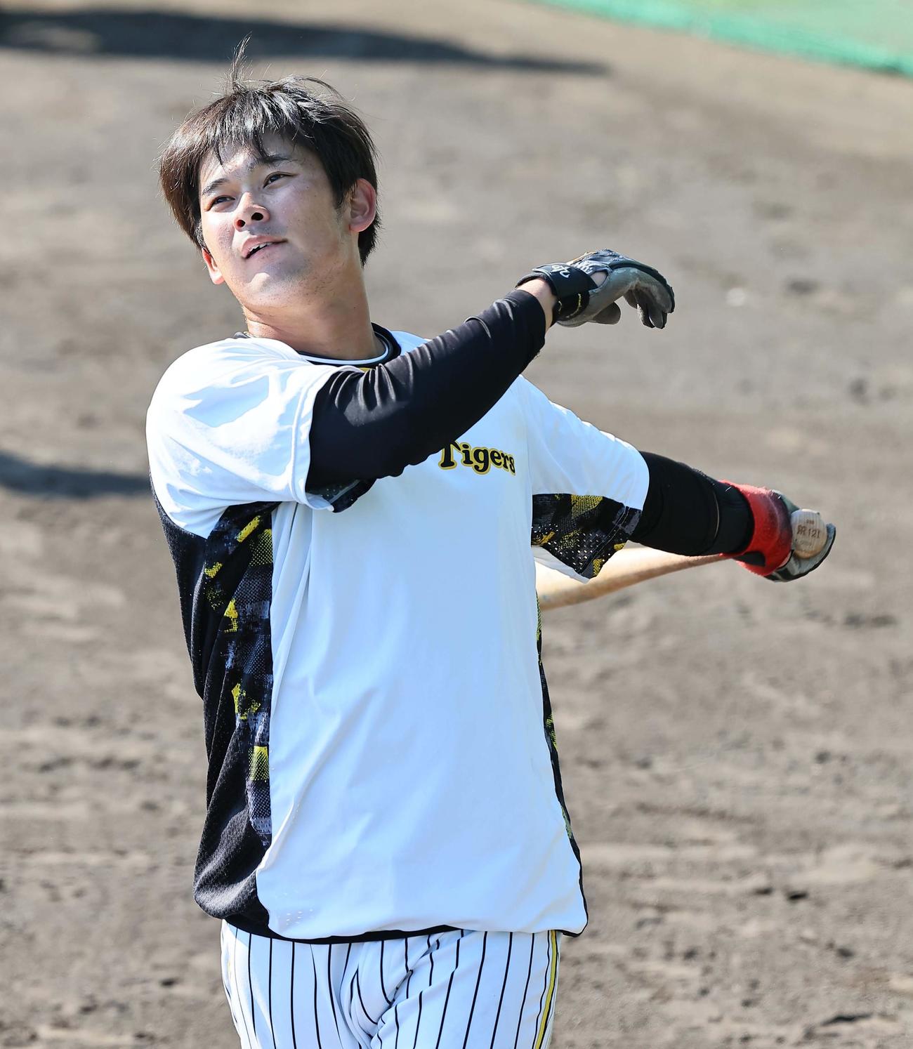 ロング打撃練習をする野口（撮影・上田博志）