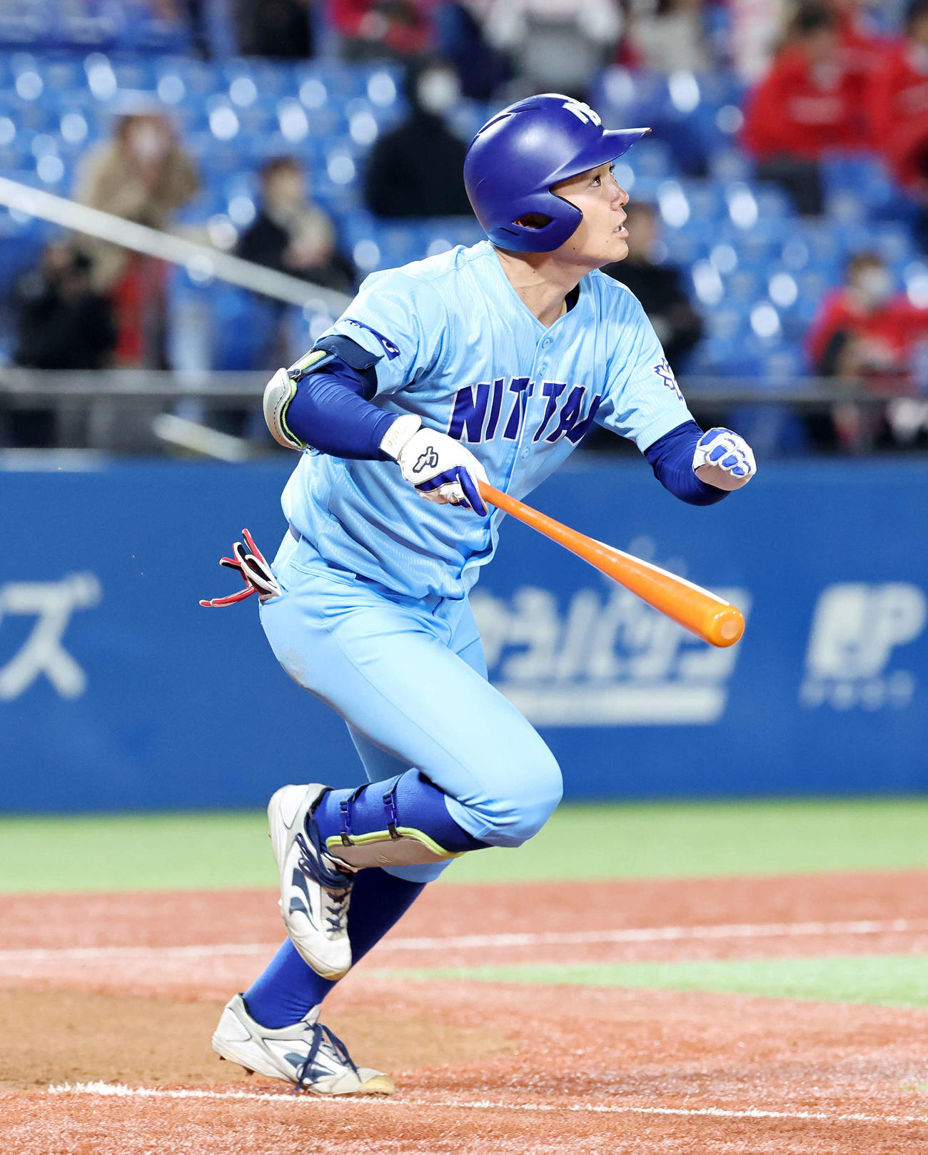 日体大対中部学院大　2回表日体大1死二塁、中島仁は右越え2点本塁打を放つ（撮影・鈴木正人）