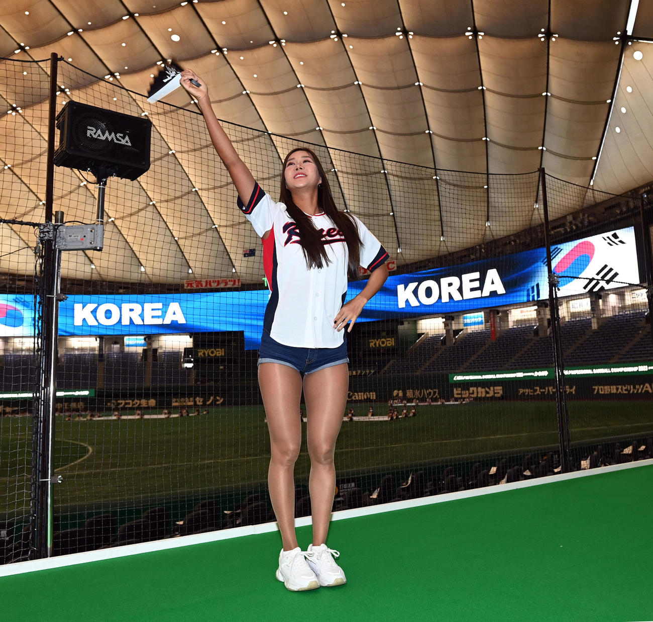 韓国対オーストラリア　応援する韓国のチアリーダー（撮影・たえ見朱実）