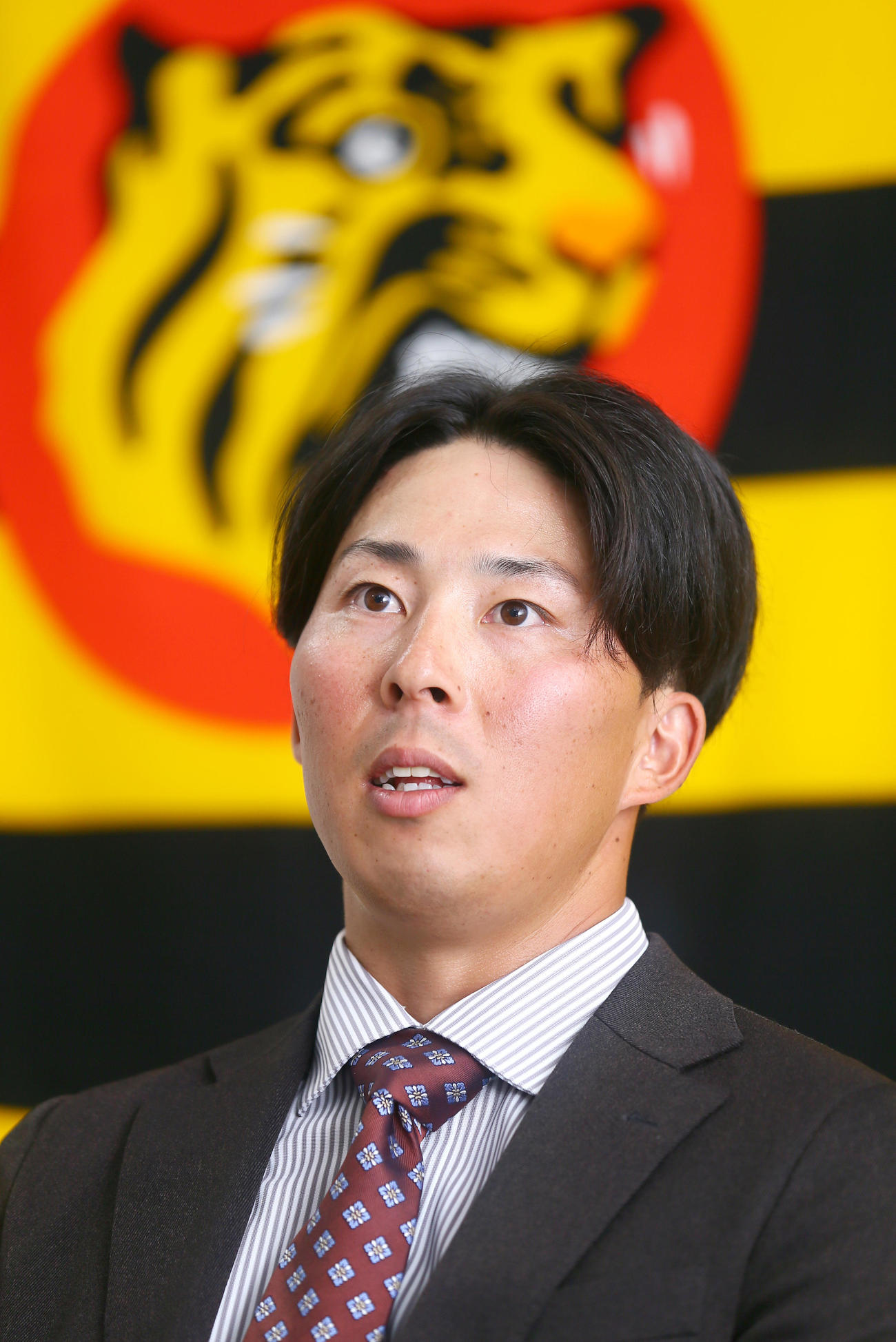 現状維持で契約更改し、会見する阪神片山（撮影・上山淳一）