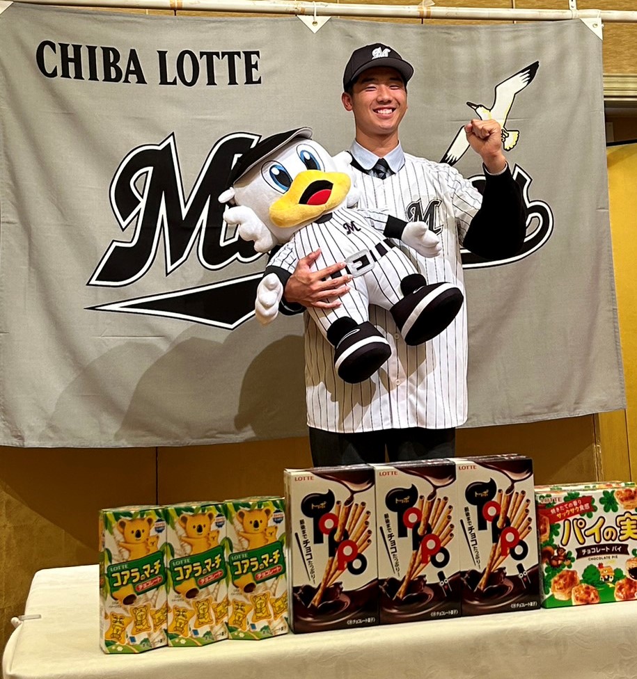 仮契約を終えた霞ケ浦・木村（撮影・星夏穂）