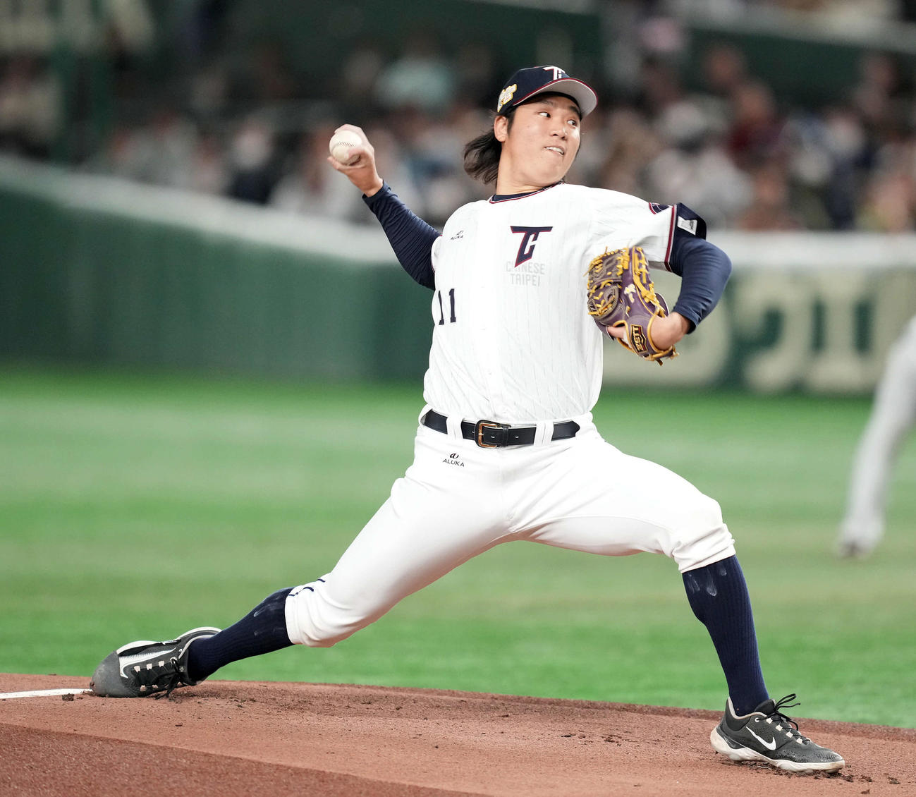 日本対台湾　力投する台湾先発の古林叡煬（撮影・たえ見朱実）