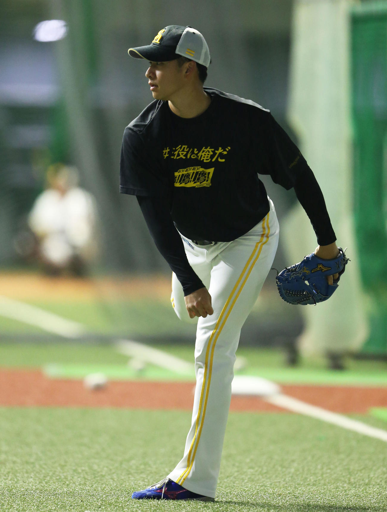 キャッチボールで調整する板東（撮影・冨田成美）