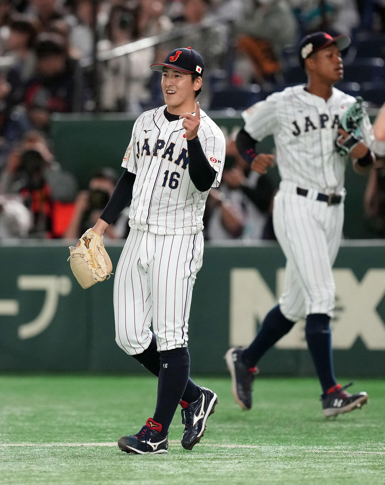 日本対韓国　2回を無失点に抑え笑顔を見せる日本の先発隅田（撮影・たえ見朱実）