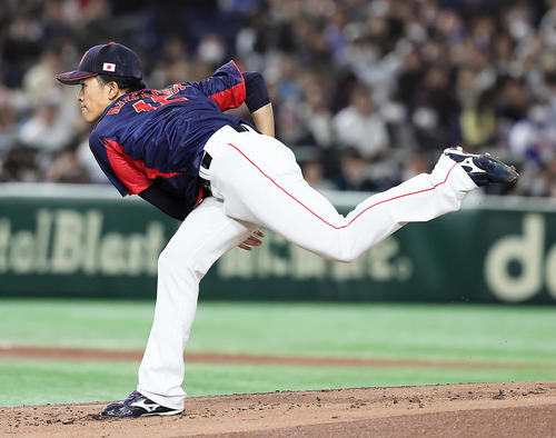 日本対オーストラリア　日本先発の早川（撮影・足立雅史）