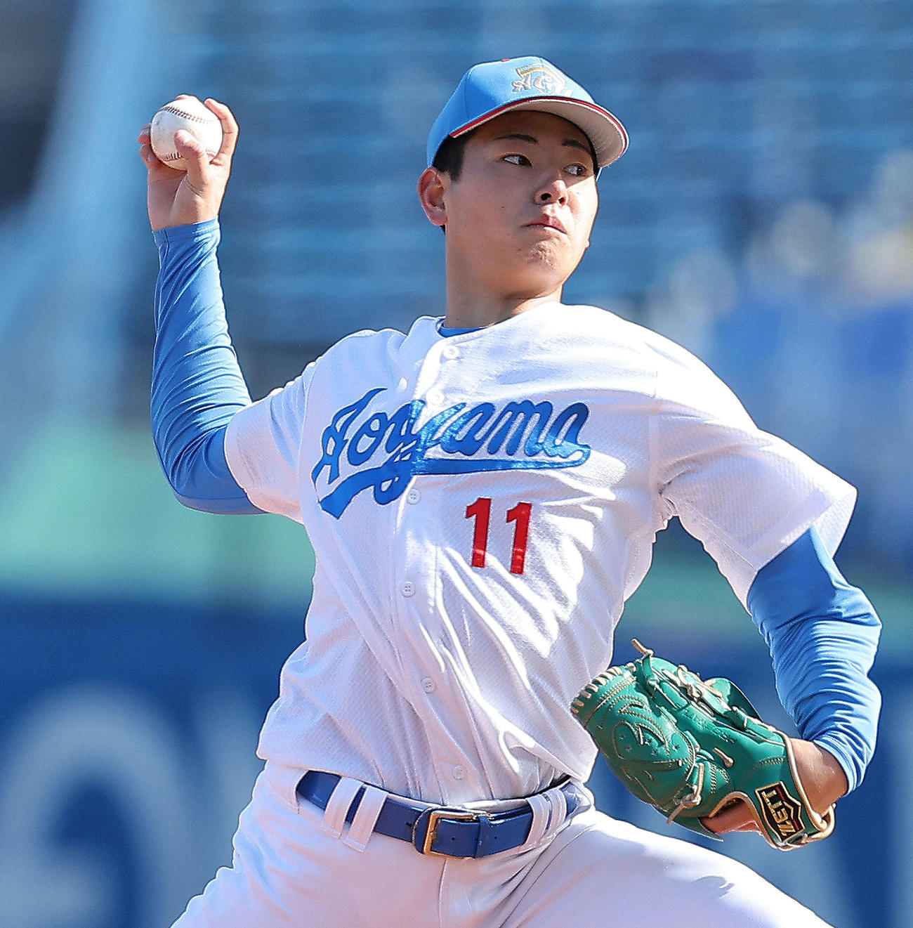 青学大対日本文理大　2回裏、力投する青学大・下村（撮影・河田真司）