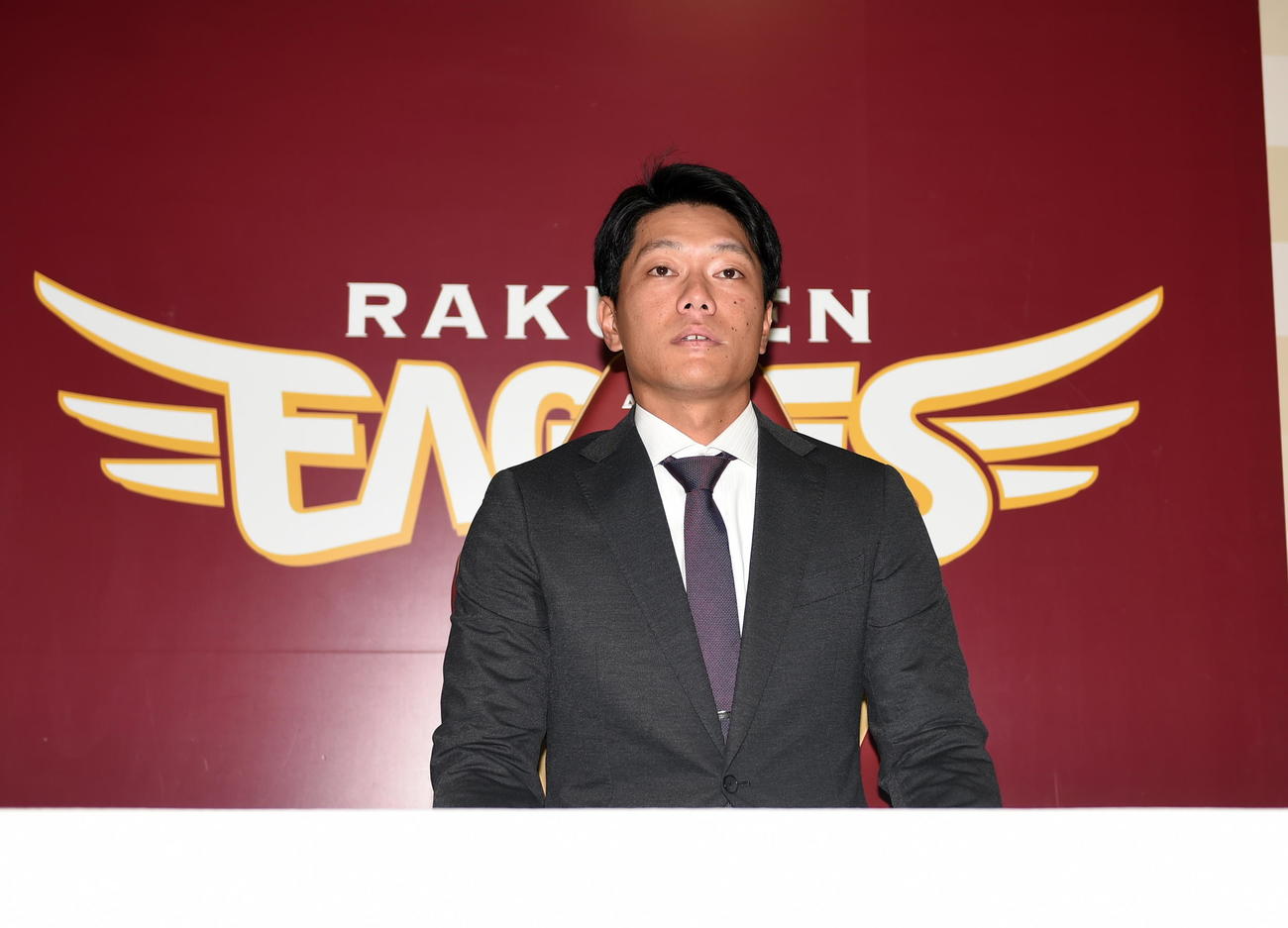 契約更改交渉を終え取材対応する楽天田中和（撮影・山田愛斗）