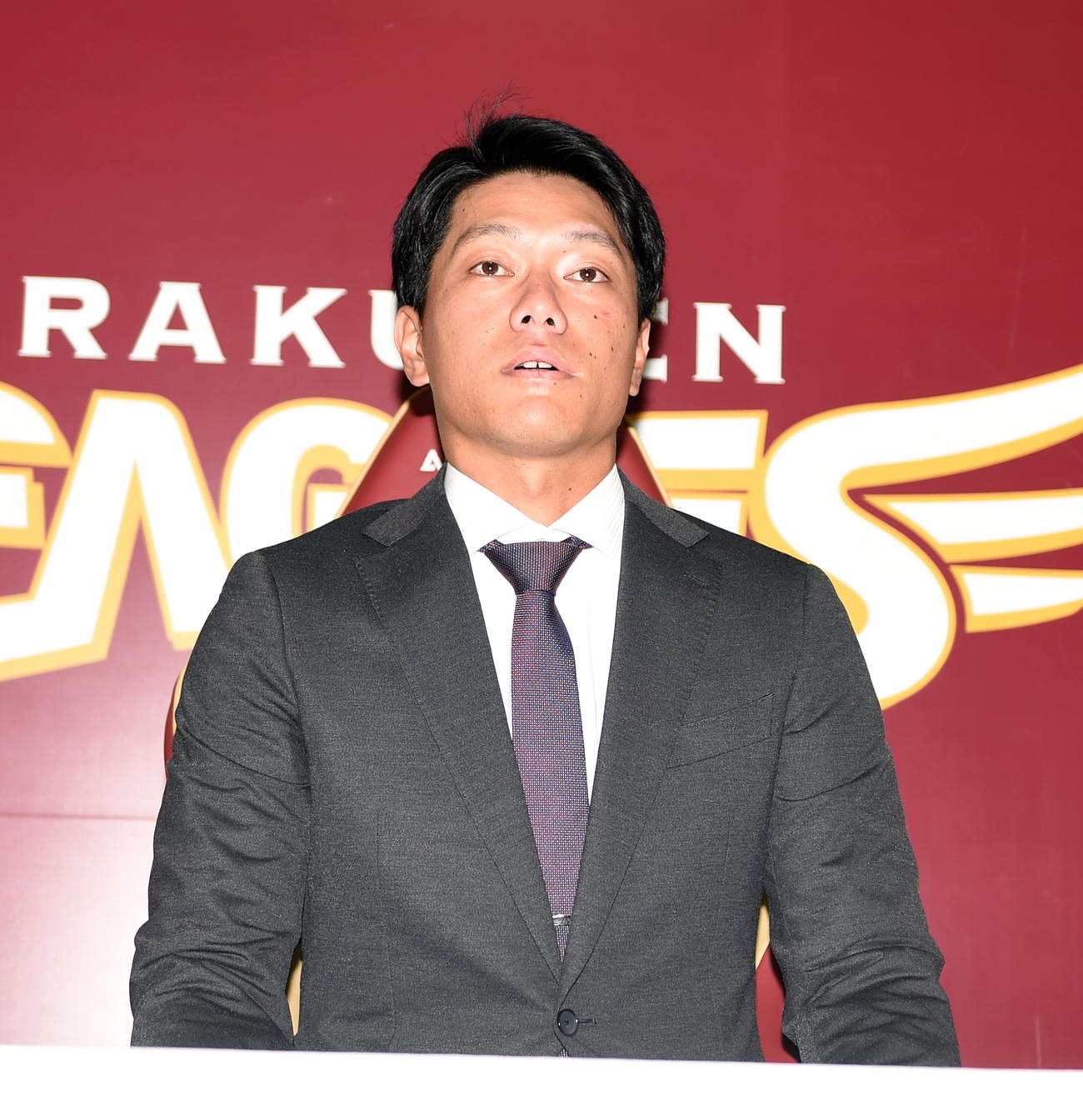 契約更改交渉を終え取材対応する楽天田中和（撮影・山田愛斗）
