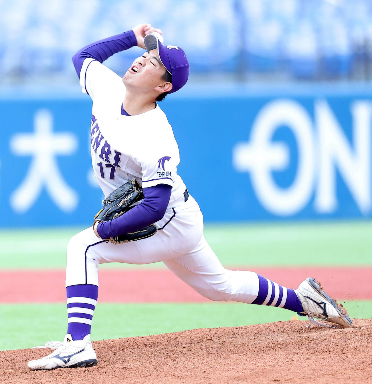 日体大対天理大　先発登板する天理大・真城（撮影・河田真司）