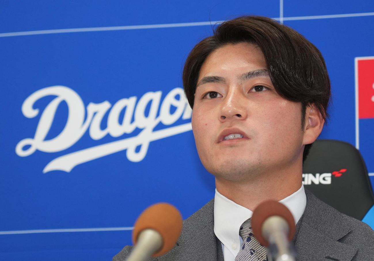 契約交渉を終え会見する砂田（撮影・森本幸一）