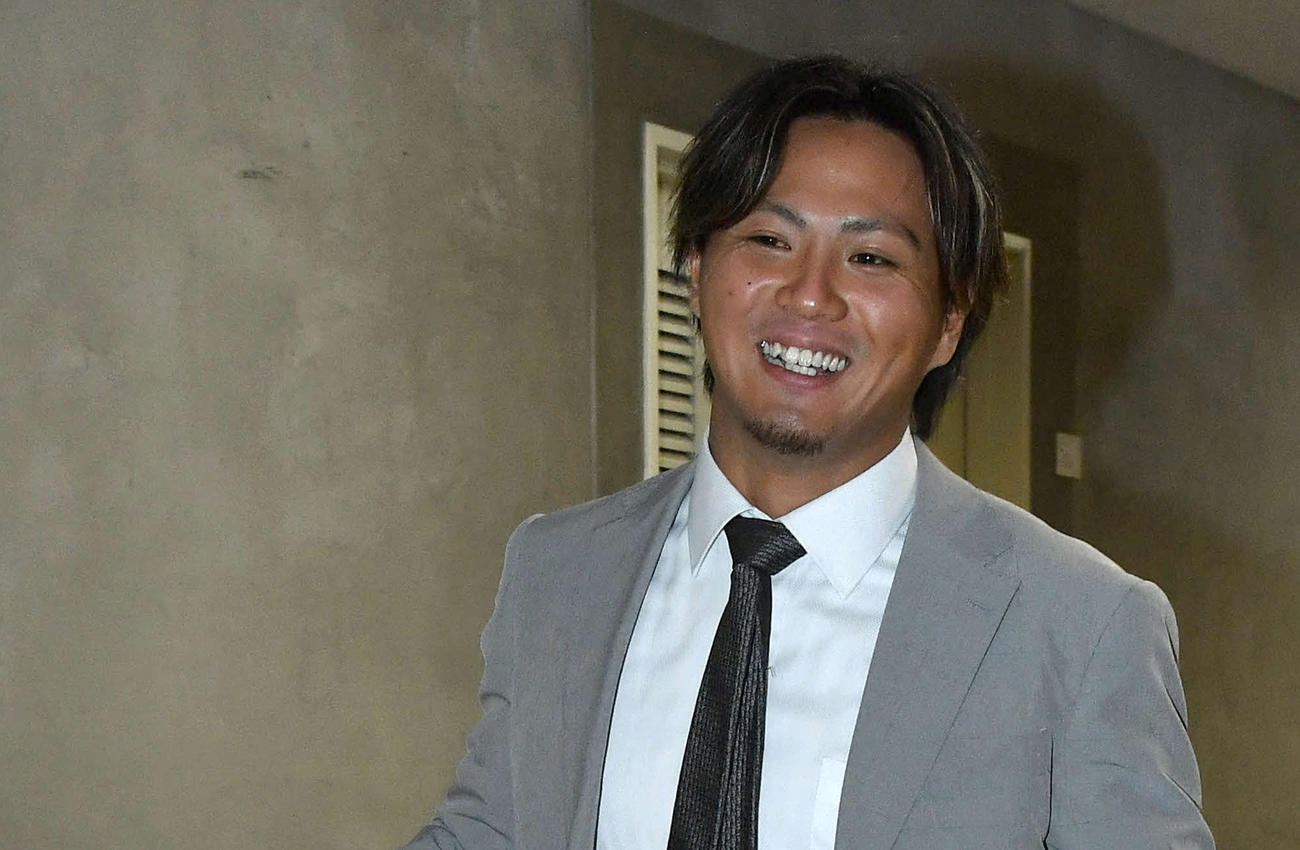 ソフトバンク佐藤直樹（2023年10月24日撮影）
