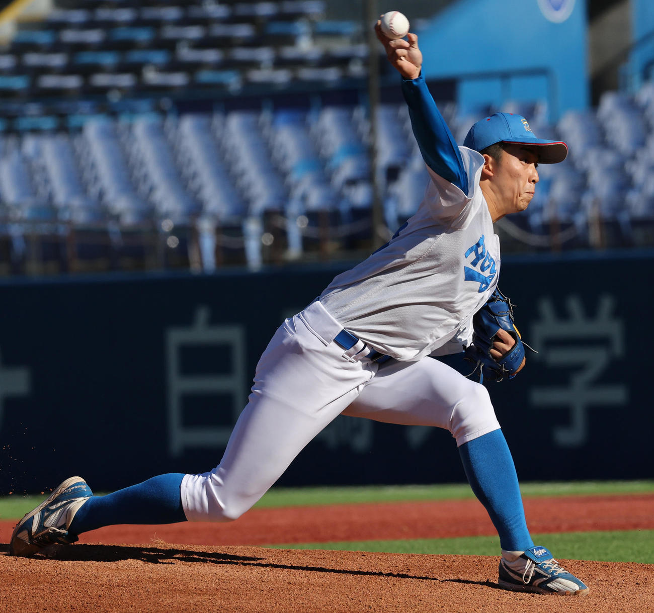 富士大対青学大　青学大先発の常広（撮影・野上伸悟）