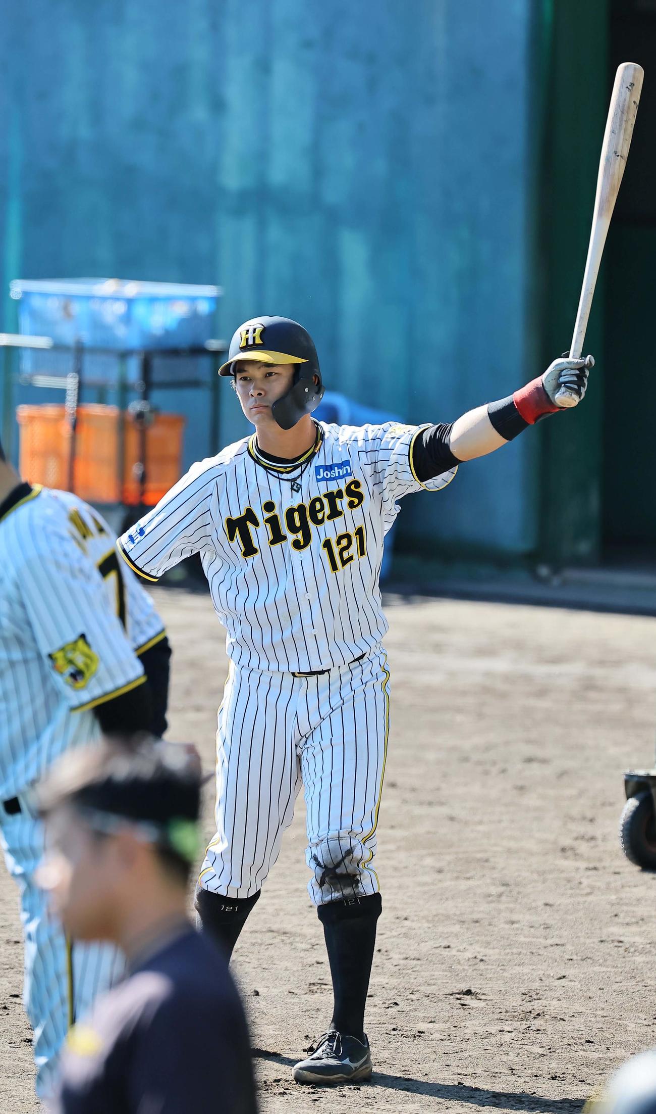 打撃練習をする野口（撮影・上田博志）