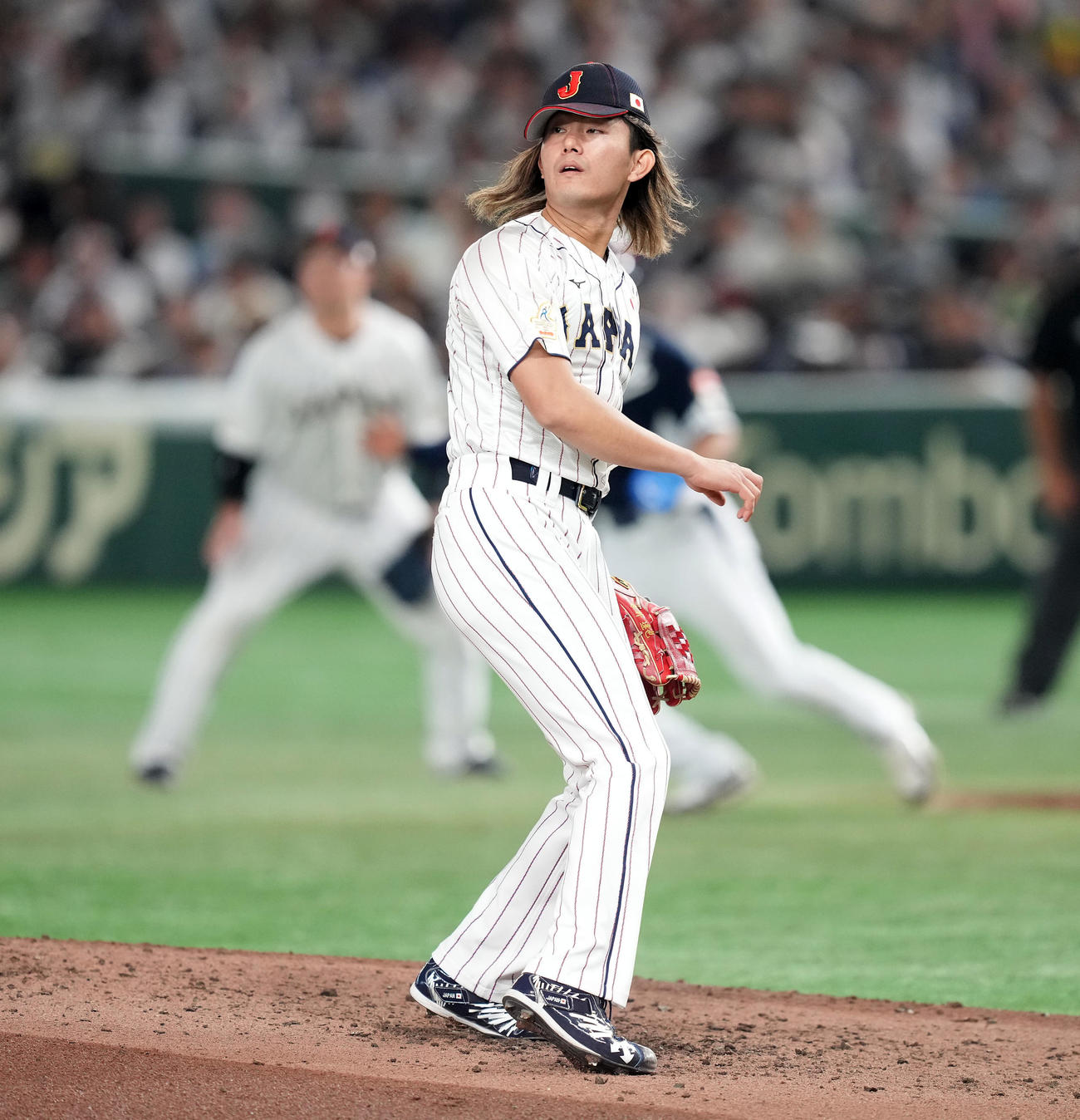 日本対韓国　3回表韓国1死一、二塁、盧施煥に2点適時打を浴びる日本の先発今井（撮影・たえ見朱実）