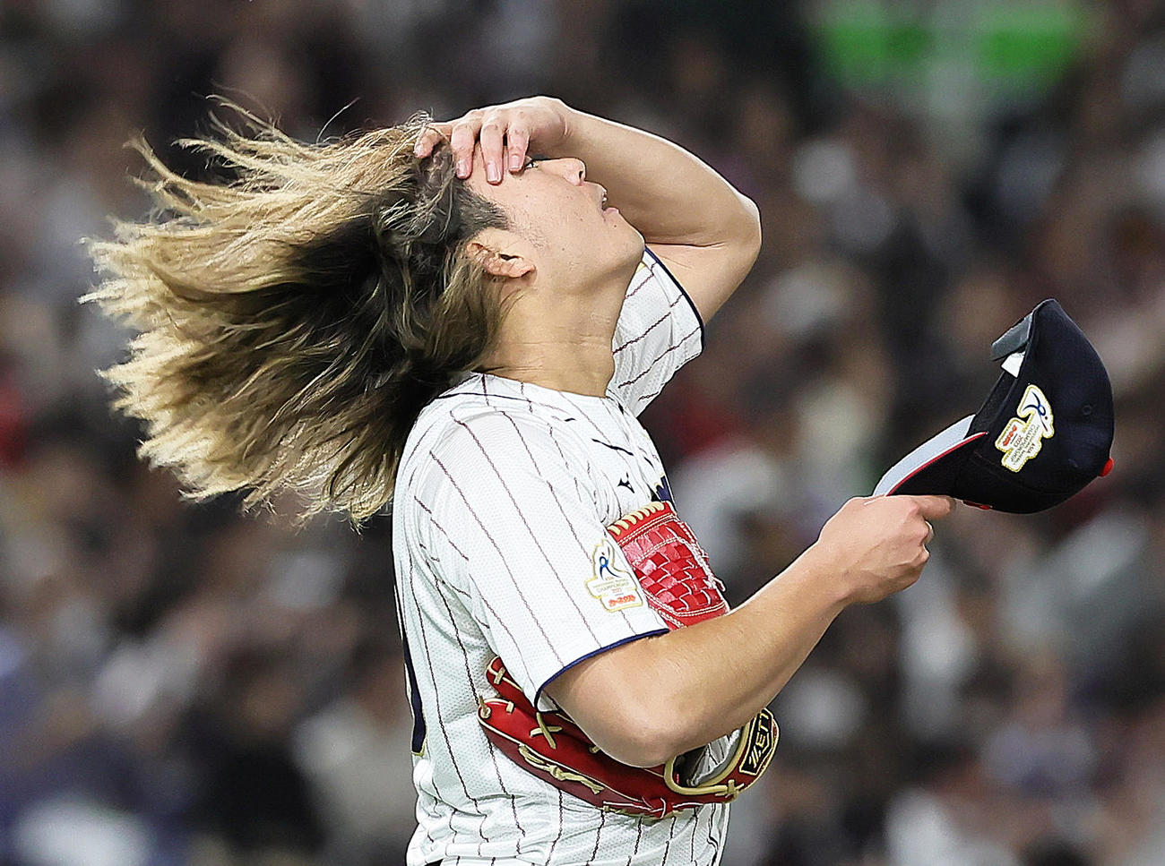 日本対韓国　マウンドで髪をかき上げる今井（撮影・足立雅史）