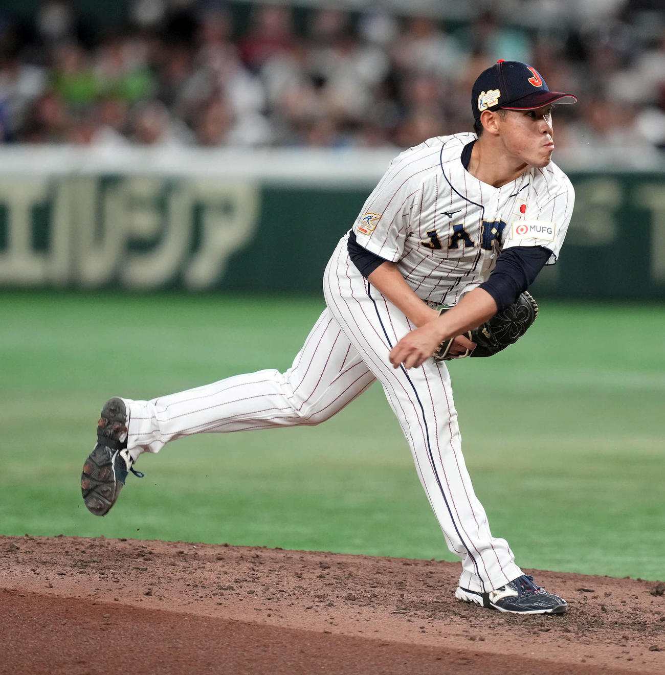 日本対韓国　5回からマウンドに上がった日本根本（撮影・たえ見朱実）