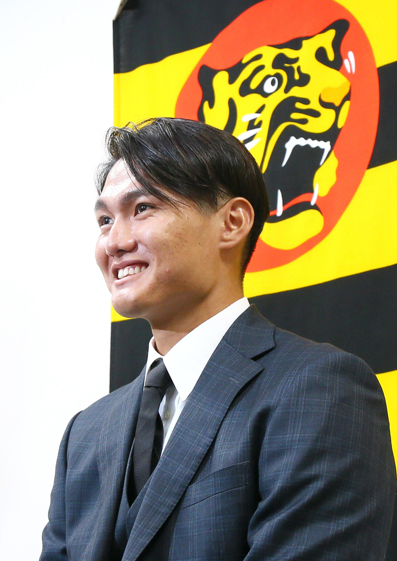契約更改を終え会見する阪神西純（撮影・上山淳一）