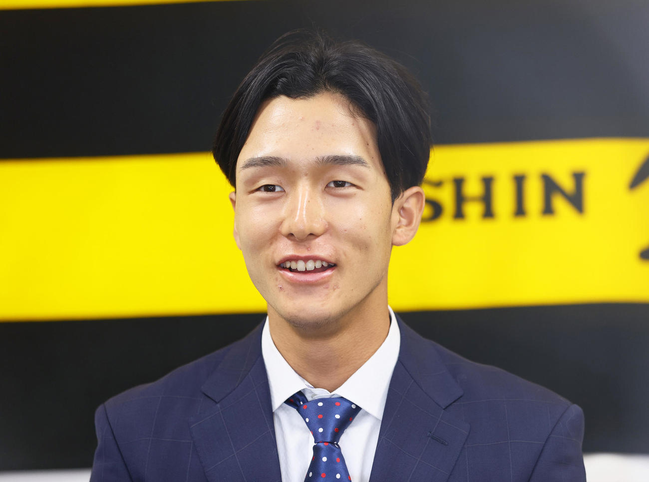 契約更改を終え会見する阪神小幡（撮影・上山淳一）