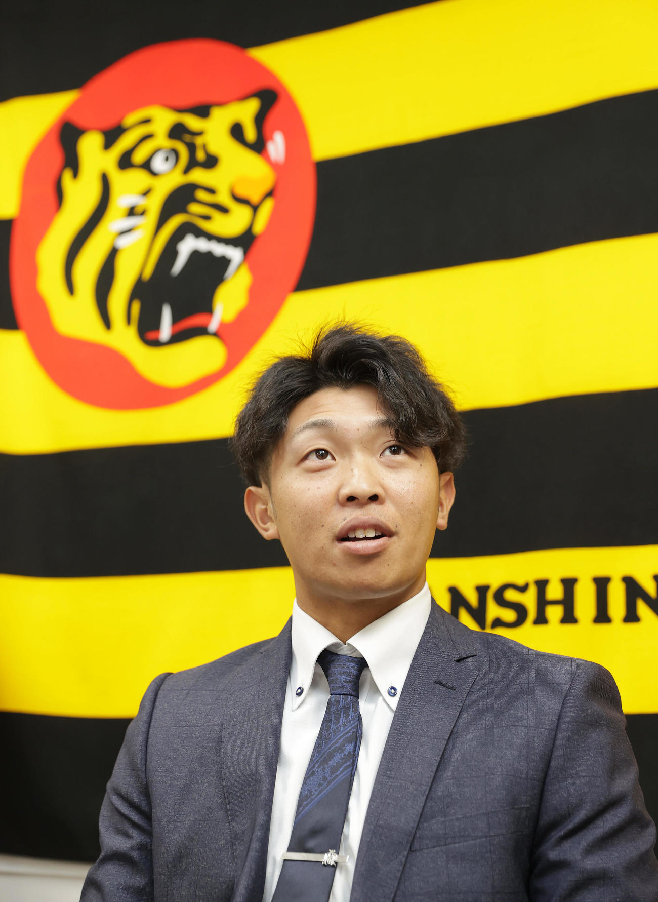 契約更改を終え会見に臨む阪神島田（撮影・前田充）