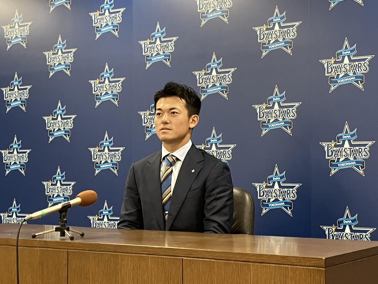 契約更改交渉に臨み、540万円増でサインしたDeNA林（撮影・久保賢吾）
