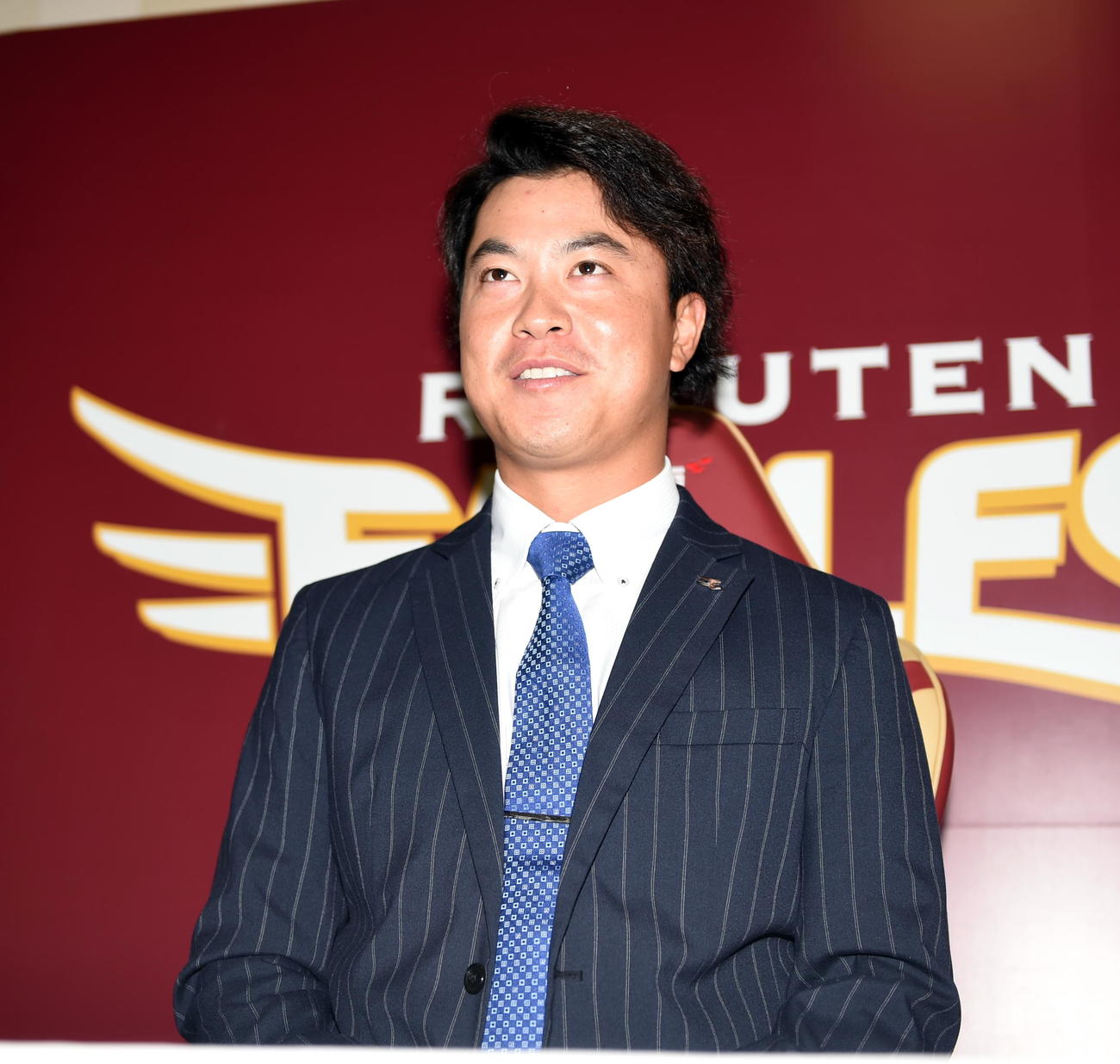 契約更改交渉を終えて取材対応する楽天渡辺佳（撮影・山田愛斗）