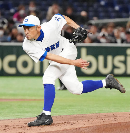 イチロー選抜対高校野球女子選抜 イチロー選抜先発のイチロー氏(撮影・江口和貴)