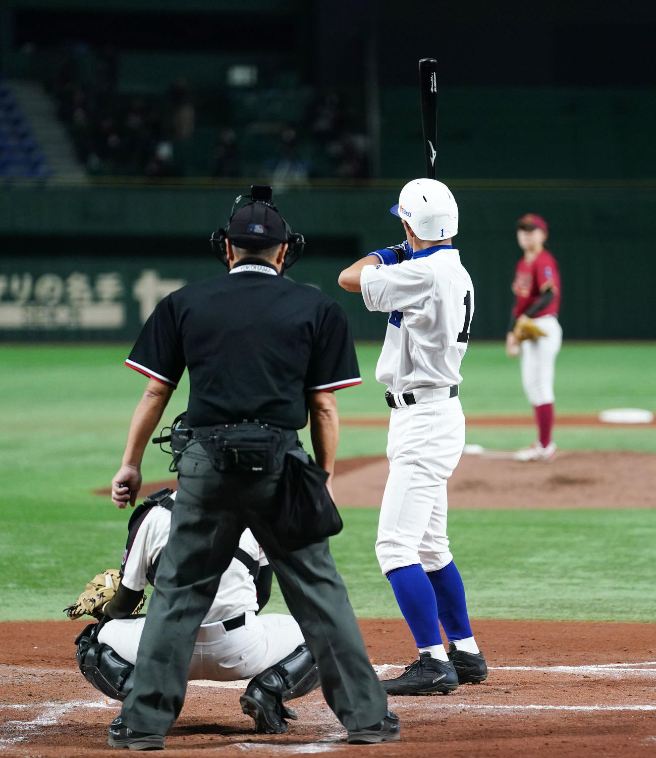 イチロー選抜対高校女子野球選抜　2回裏イチロー選抜1死、打席に立つイチロー氏（撮影・横山健太）