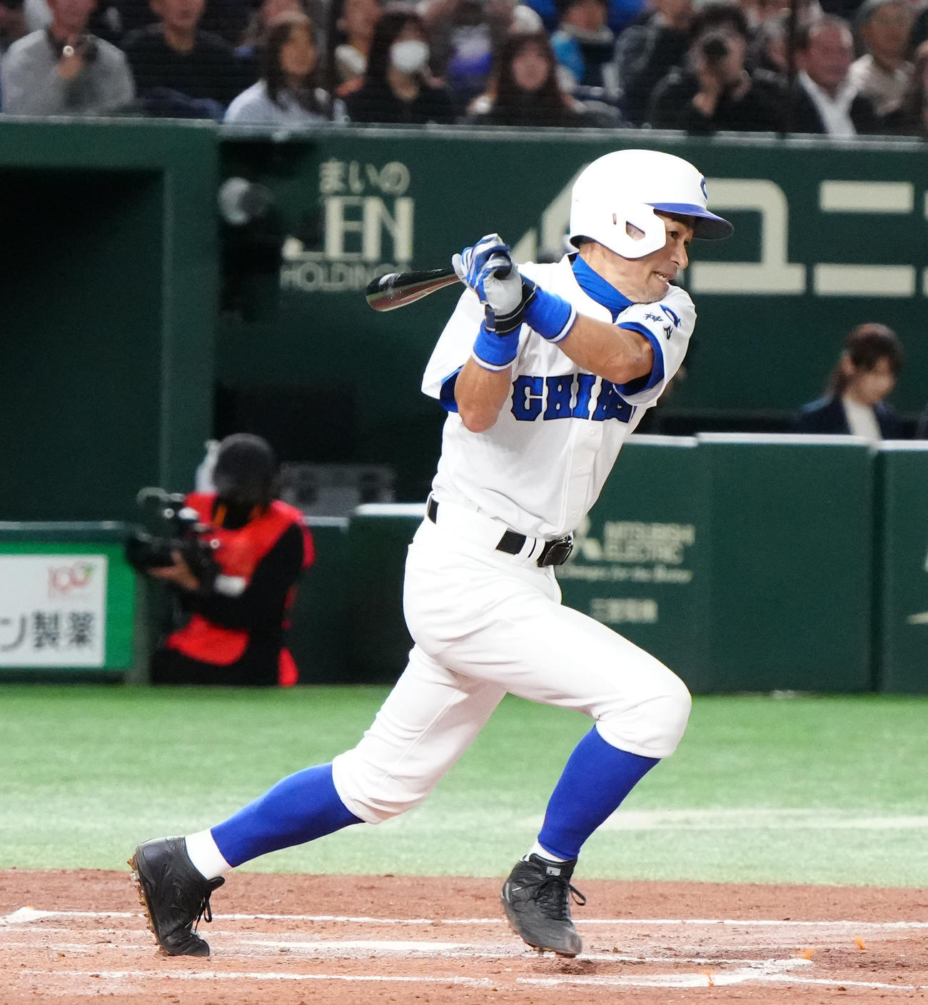 イチロー選抜対高校野球女子選抜　2回裏イチロー選抜1死、一ゴロに倒れるイチロー氏（撮影・江口和貴）