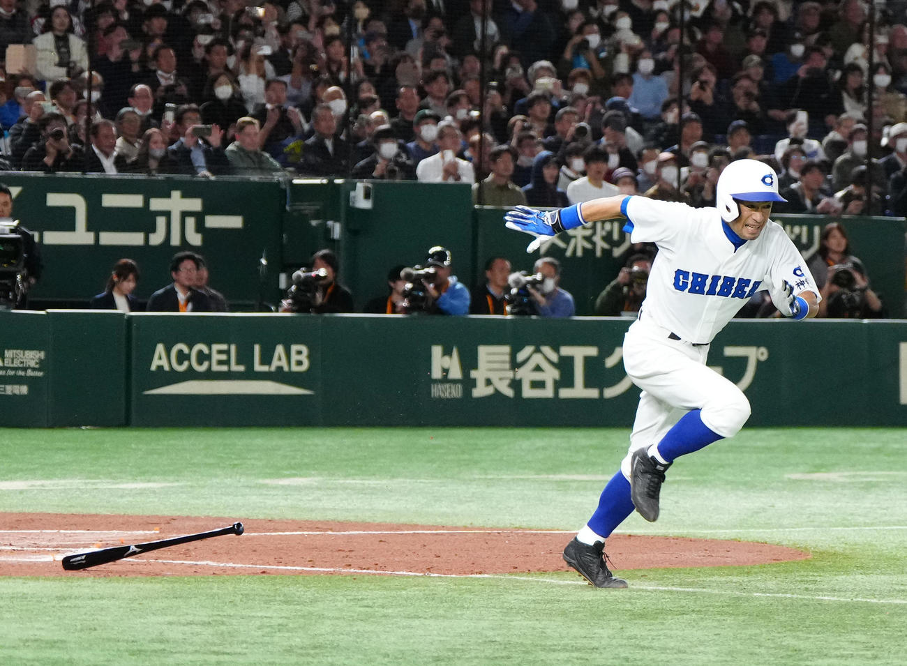 イチロー選抜対高校野球女子選抜　2回裏イチロー選抜1死、一ゴロに倒れるイチロー氏（撮影・江口和貴）