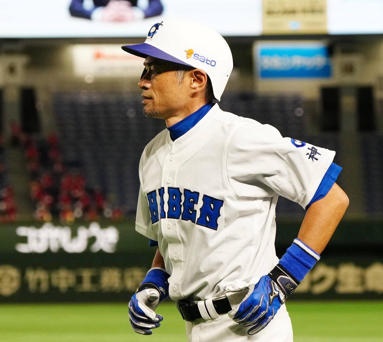 イチロー選抜対高校野球女子選抜　2回裏イチロー選抜1死、一ゴロに倒れたイチロー氏（撮影・江口和貴）