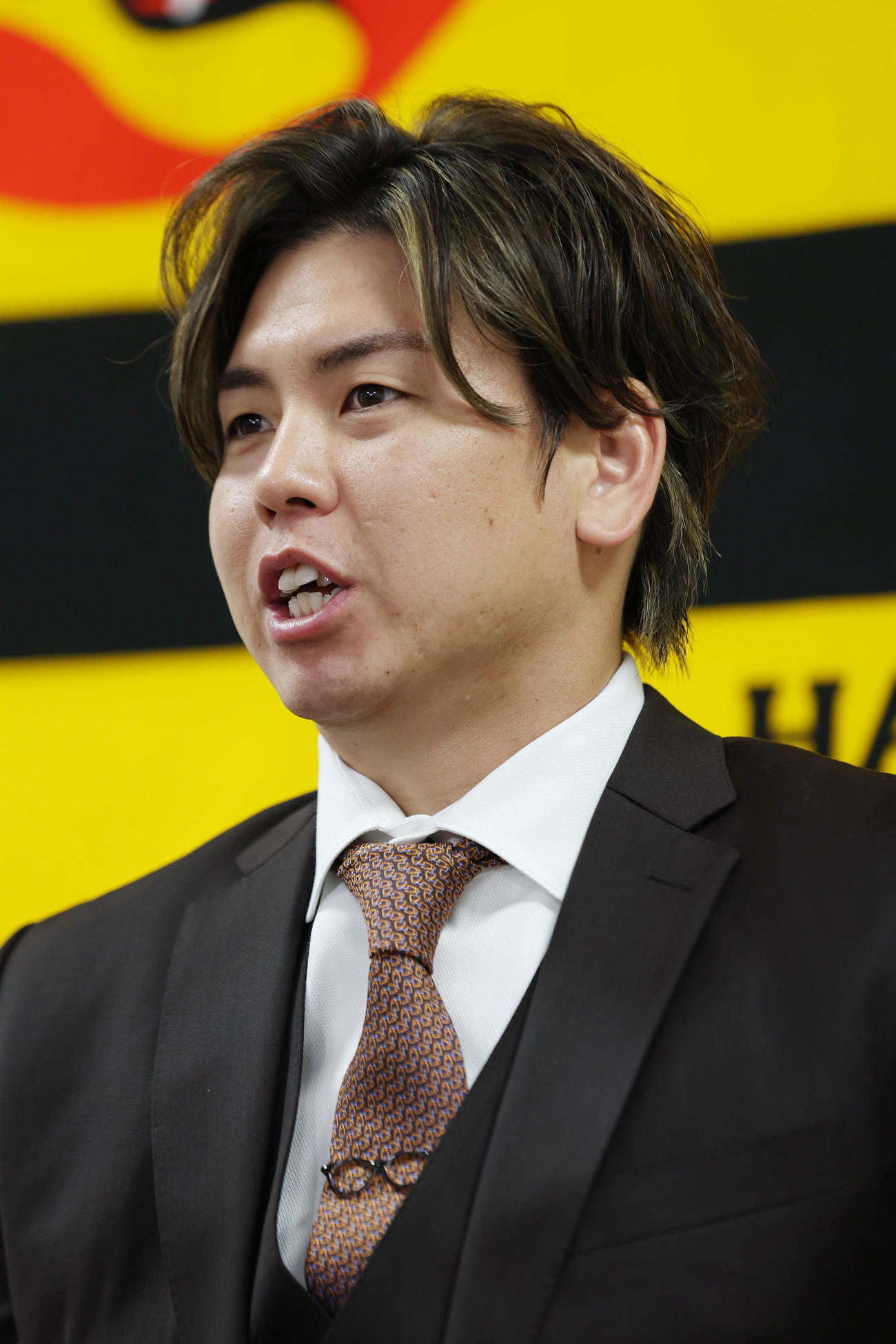 契約更改を終え会見に臨む阪神梅野（撮影・前田充）