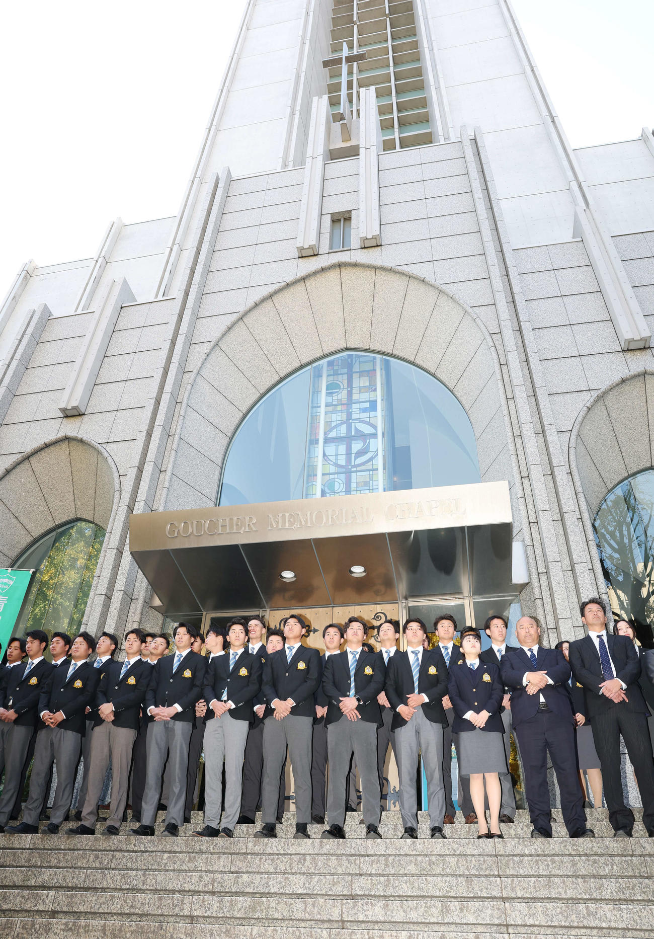 東都大学野球秋季リーグ戦の優勝報告会に登壇する青学大ナイン（撮影・宮地輝）