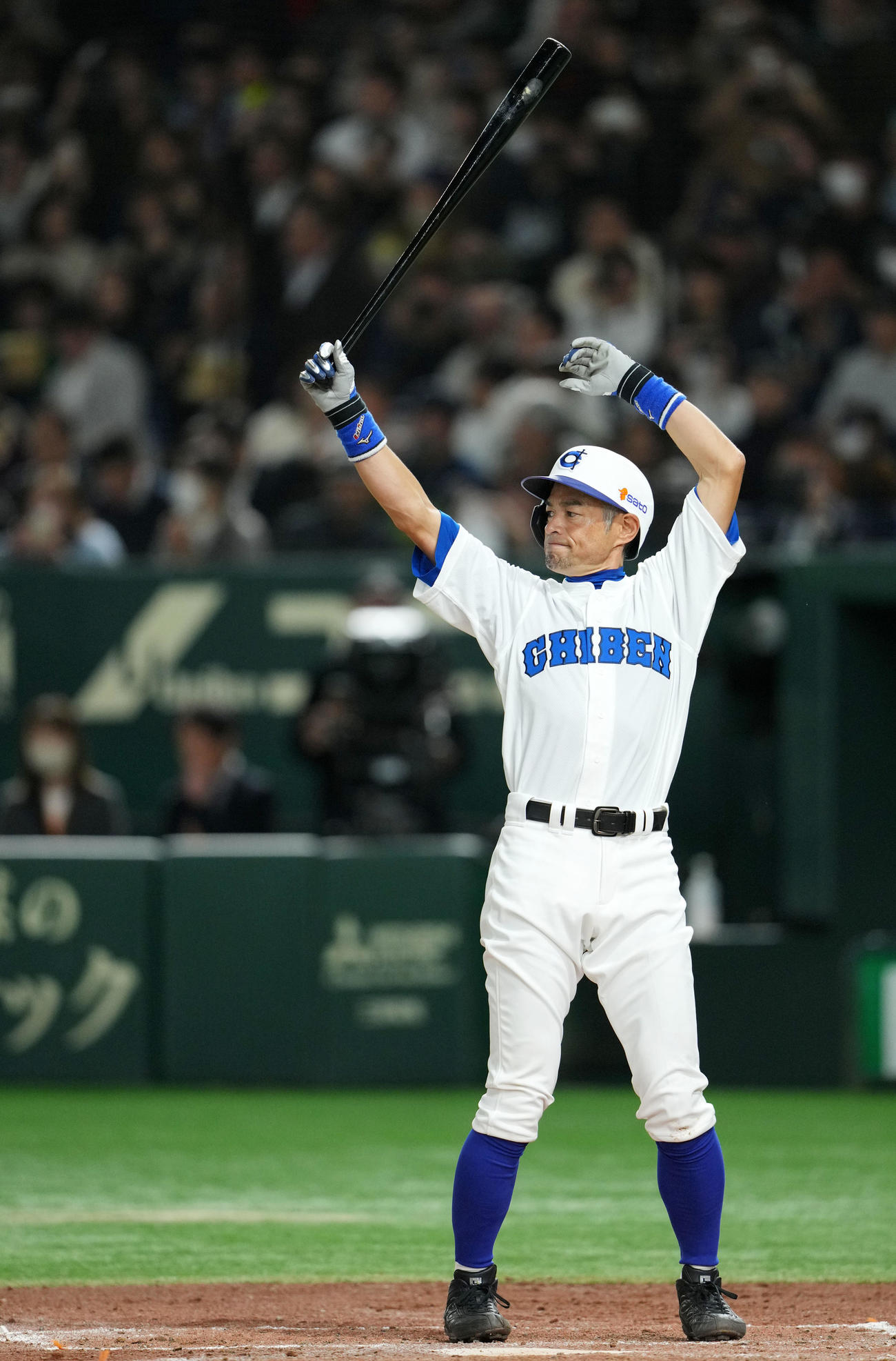 イチロー選抜対高校女子野球選抜　5回裏イチロー選抜無死、打席に立つイチロー氏（撮影・横山健太）