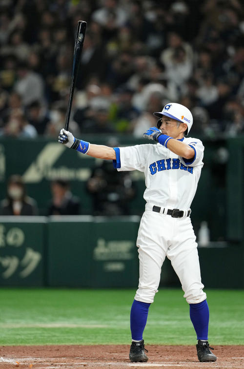 イチロー選抜対高校女子野球選抜 5回裏イチロー選抜無死、打席に立つイチロー氏(撮影・横山健太)