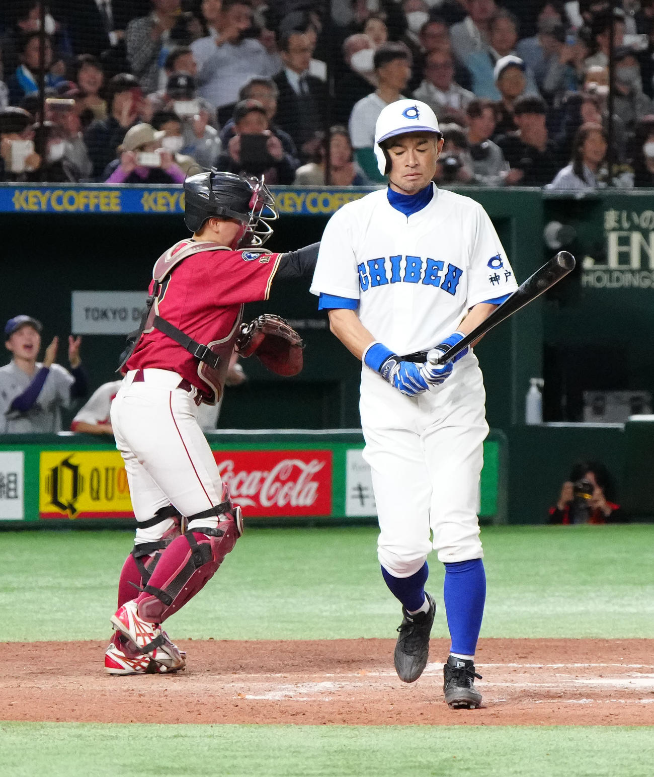イチロー選抜対高校野球女子選抜　7回裏イチロー選抜無死一塁、見逃しの三振に倒れたイチロー氏（撮影・江口和貴）